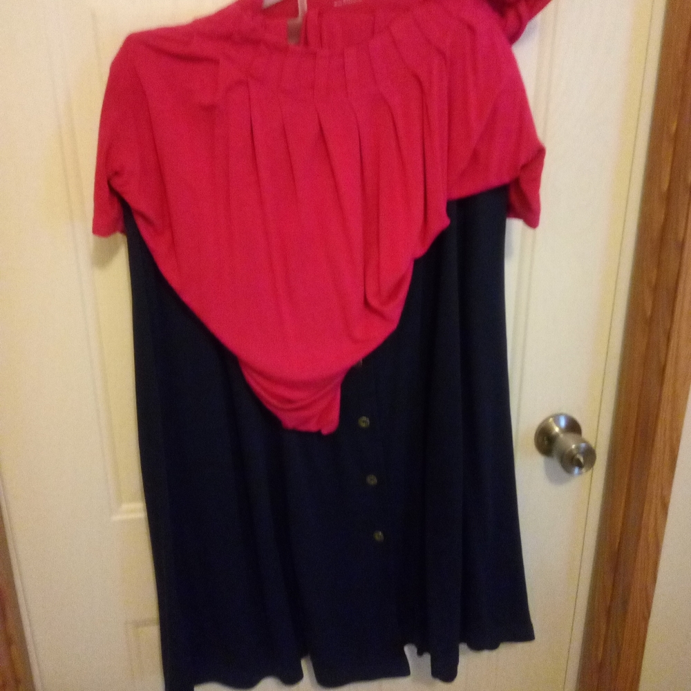 Clothes - Picture 3 of 6